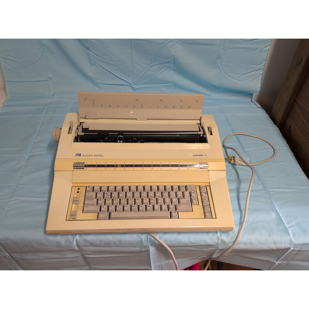 TA Adler-Royal Satellite 4 electronic typewriter Works See Video